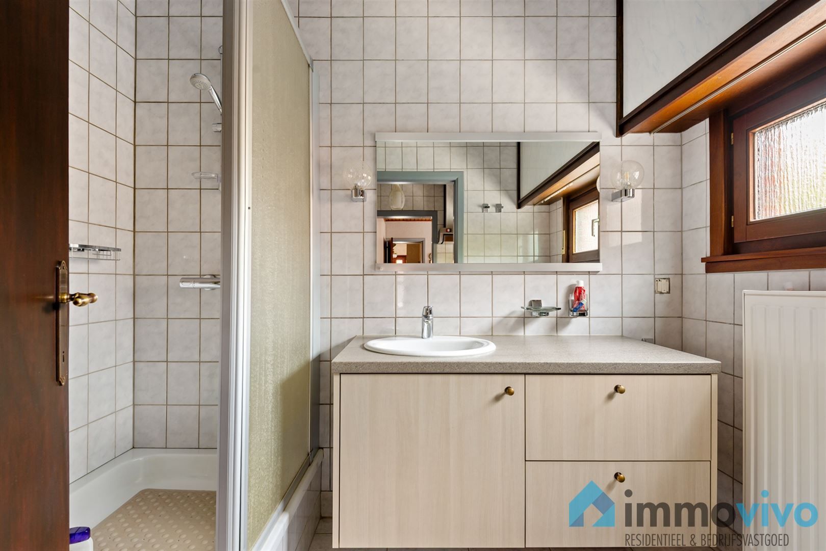Leuke woning met renovatiepotentieel nabij het centrum foto 16