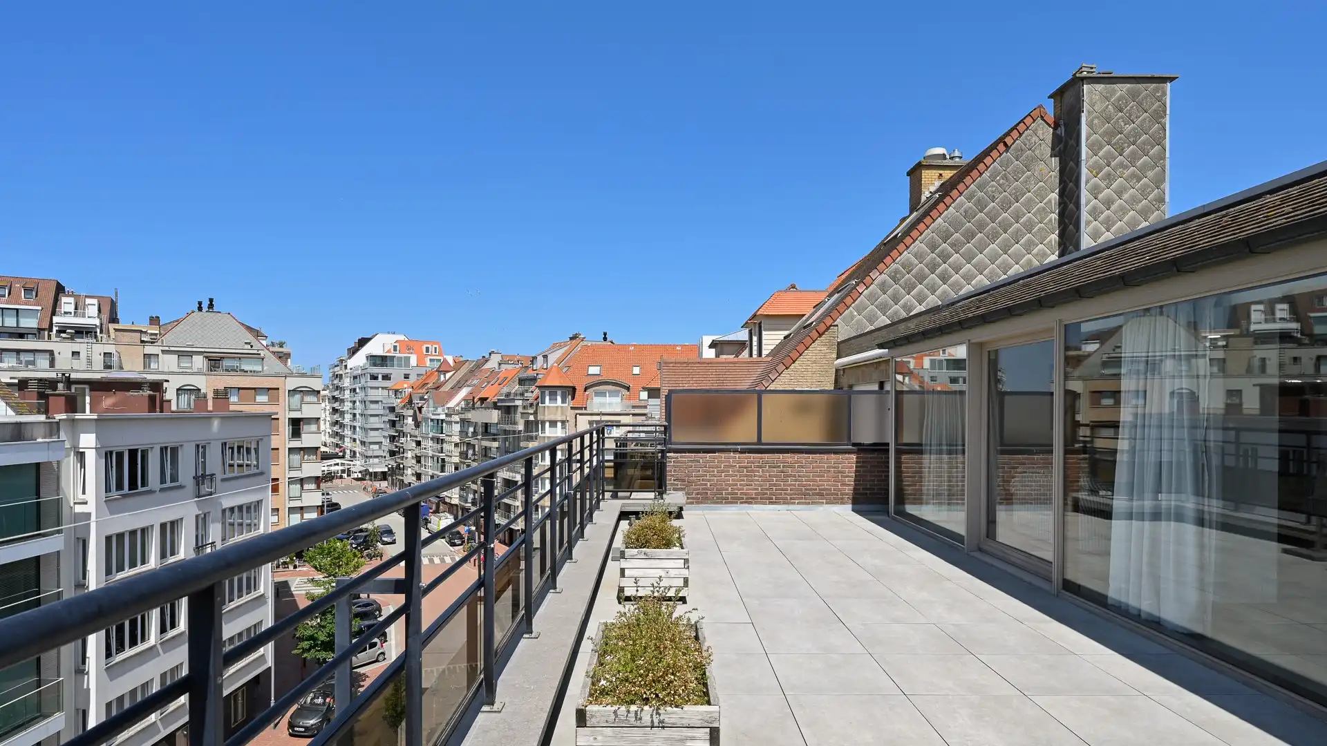 Sublieme ruime penthouse incl. garagebox - overname aandelen foto {{pictureIndex}}