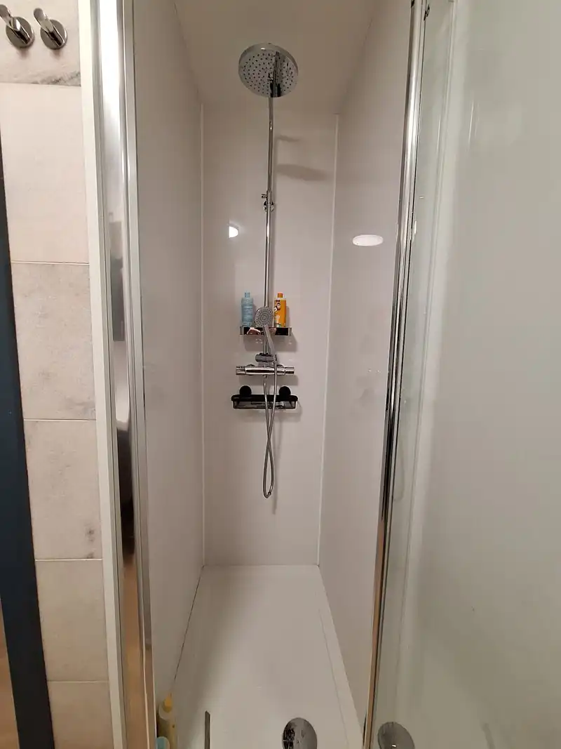 Instapklaar appartement met terras en autostandplaats in hartje Beringen foto 13