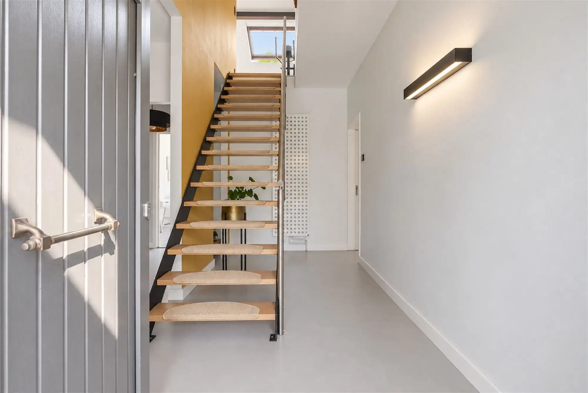 Ruime villa met zuidgerichte tuin en maximale privacy foto 12