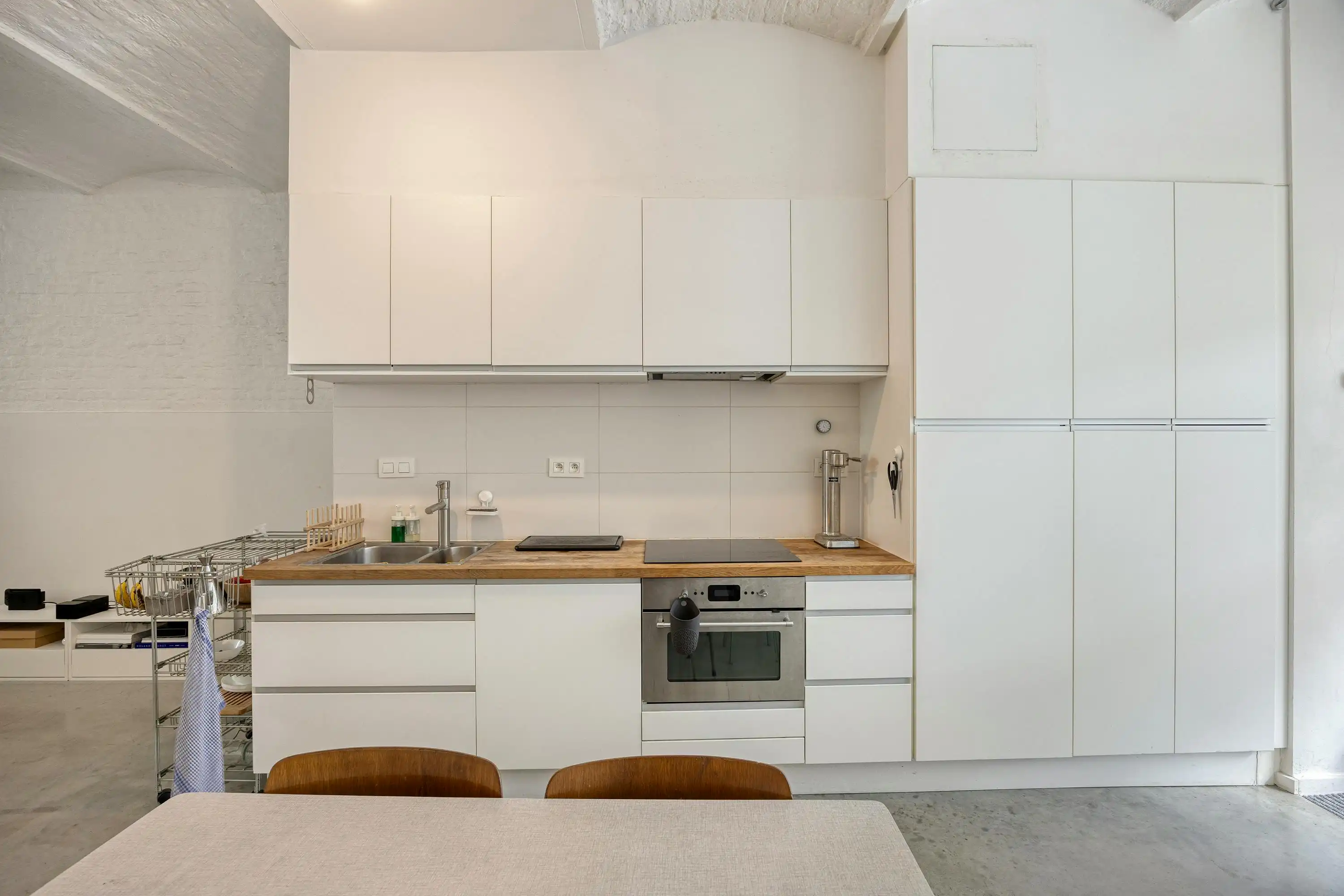 Stijlvolle studio van 78 m² met uitgesproken loftgevoel foto 4