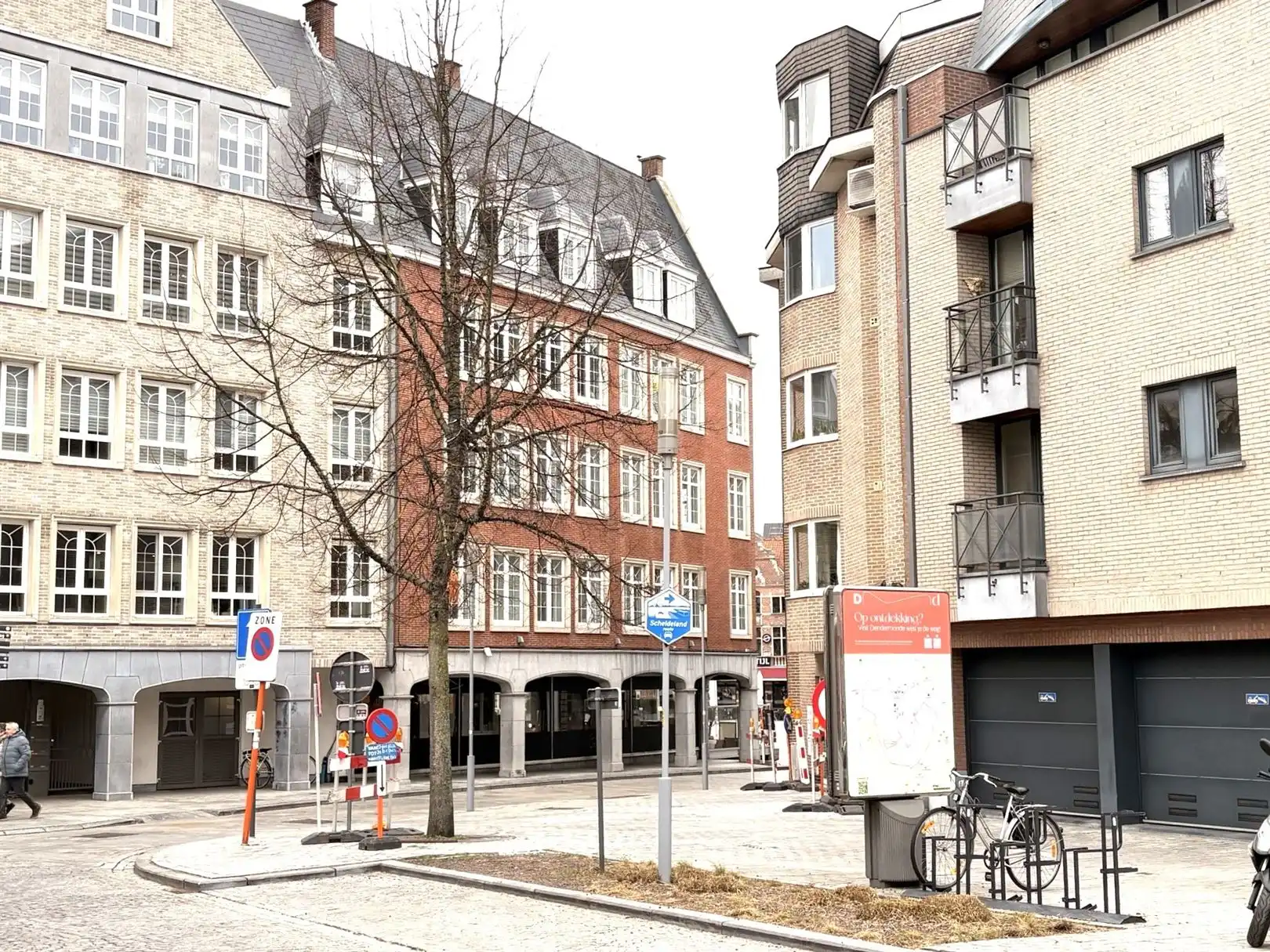 Ruim appartement met zicht op Grote Markt foto 2