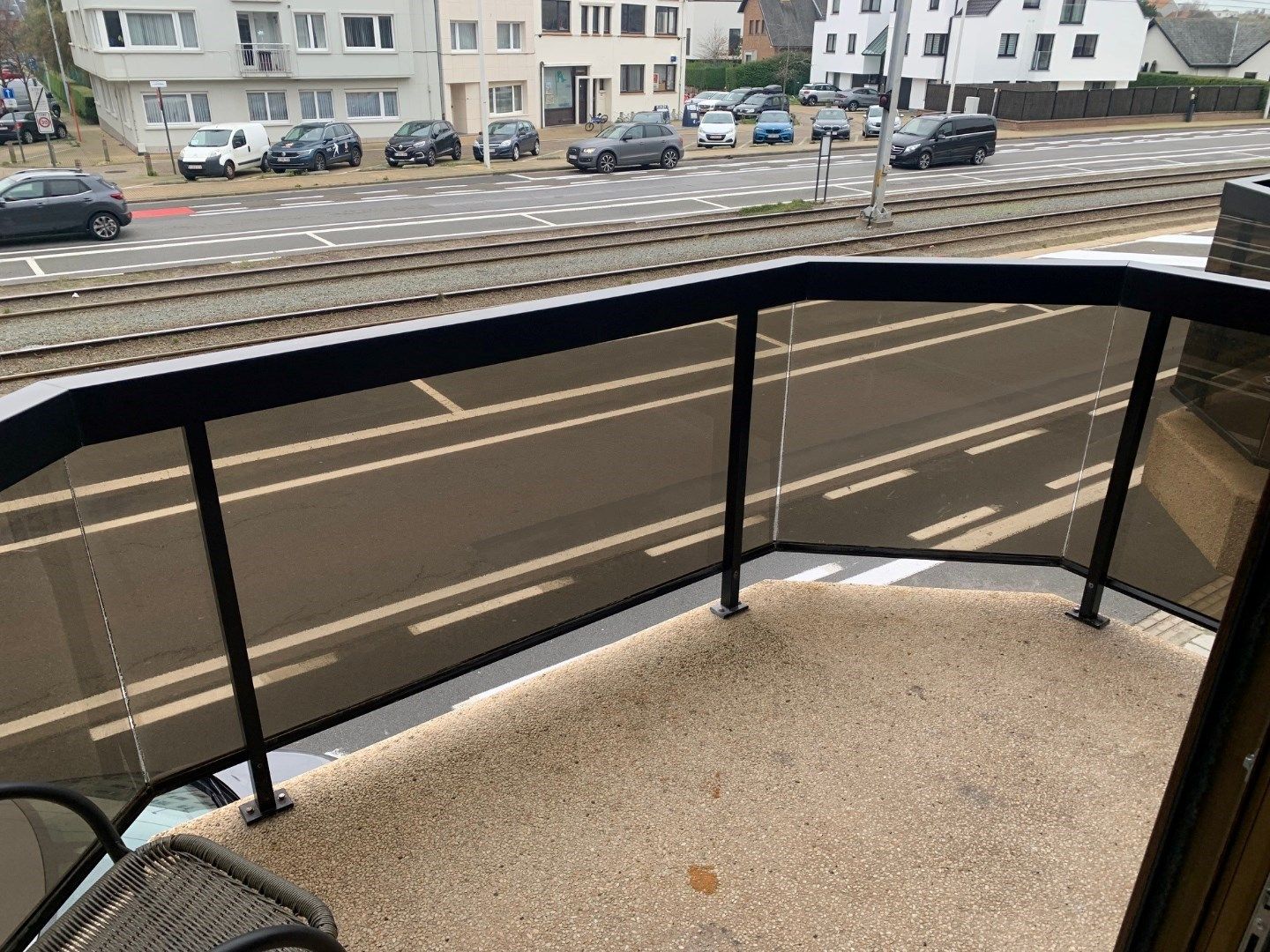 Gemeubelde studio met  zonnig groot terras - vlak aan zee foto 9