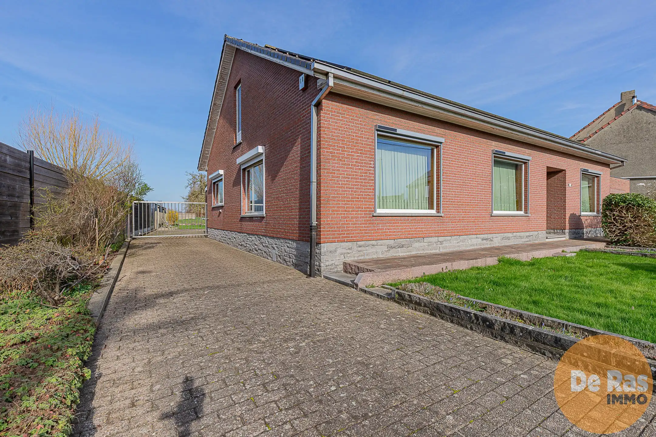 ERPE - Perfect onderhouden bungalow met prachtige tuin foto 3