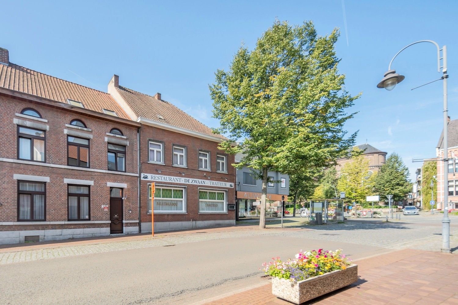 Karaktervol handelshuis met binnentuin in centrum Diepenbeek foto 2