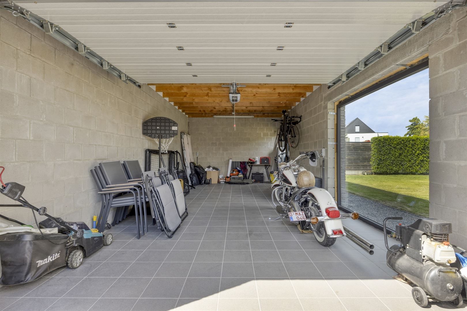TE KOOP: Prachtig gerenoveerde woning met tuin in Koersel! foto 7