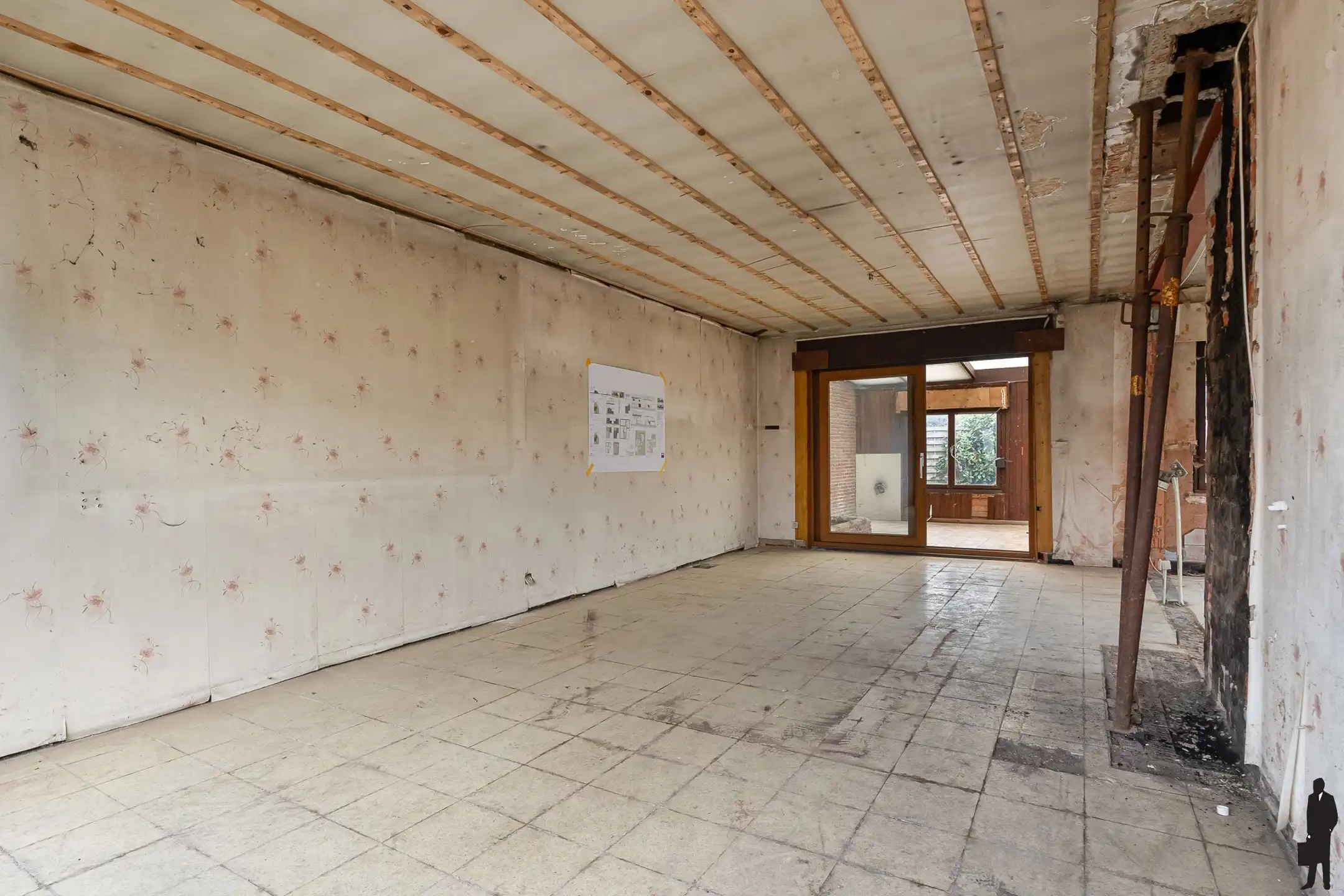 Vergund renovatieproject met veel potentieel op topligging foto 6