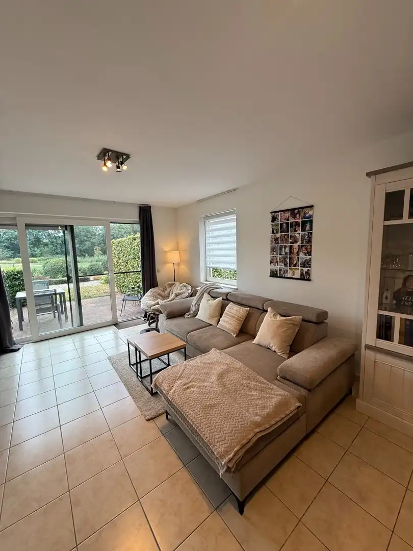 Gelijkvloers appartement met 2 slaapkamers en terras met groen uitzicht te Diepenbeek. foto 4