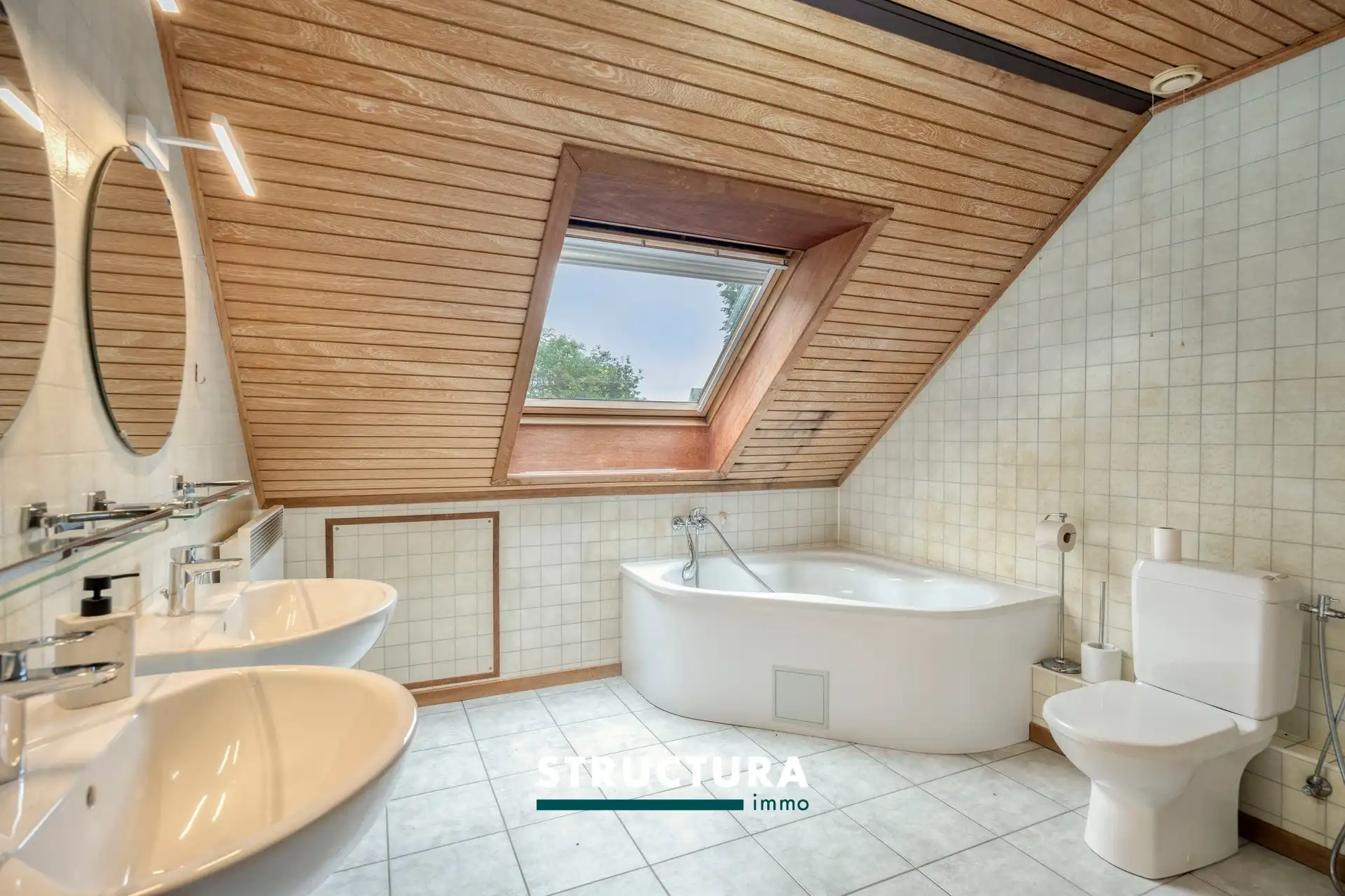 Villa met 4 slaapkamers en 2 garages foto 13