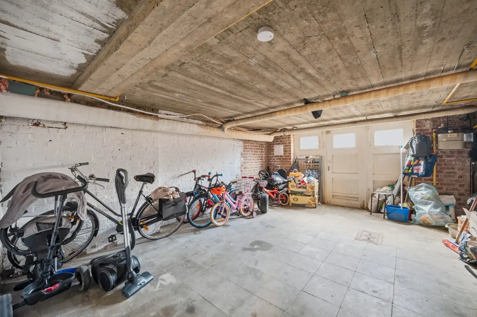 Instapklare rijwoning in een rustige straat te Tienen foto 24