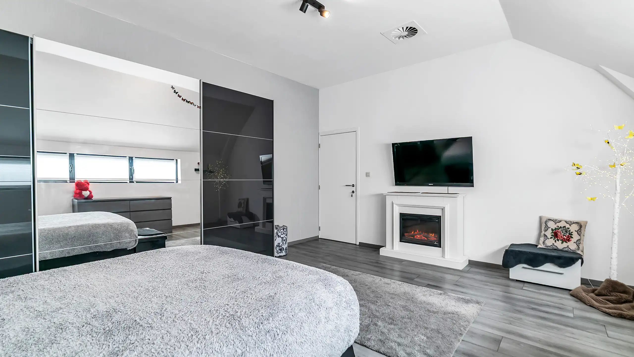 Uniek wonen in loftstijl met veel potentieel op topligging foto 13