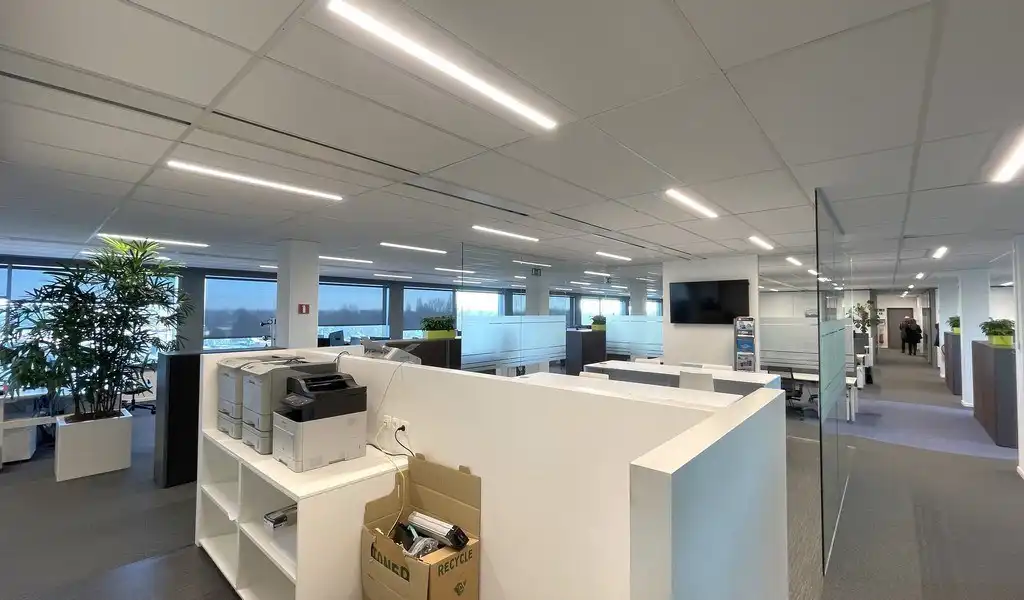 Gelijkvloers kantoor te huur in The Sage in Berchem foto 8