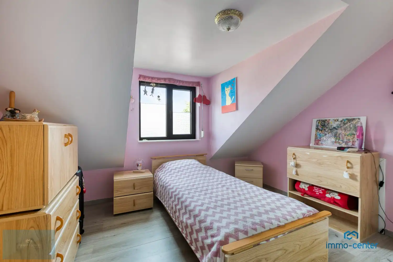 Instapklare vrijstaande woning met 4 slaapkamers en prachtige tuin foto 22