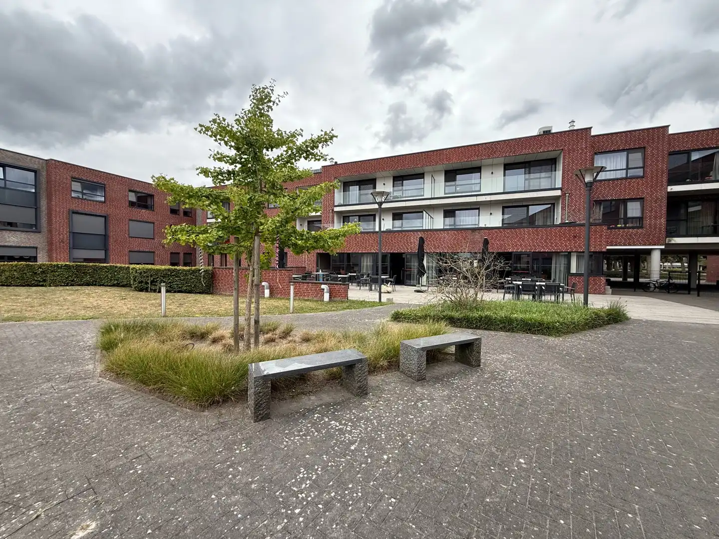 Instapklare gelijkvloerse assistentiewoning in het centrum van Meeuwen. foto {{pictureIndex}}