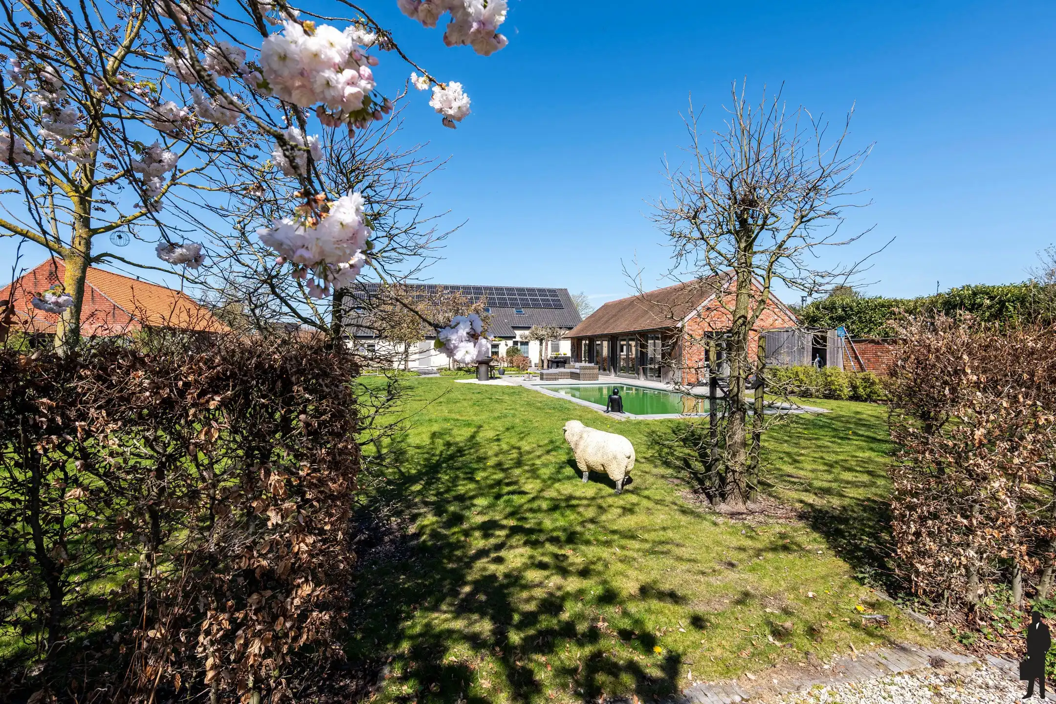 Uitzonderlijk gelegen paardeneigendom op ca. 2 hectare foto 28