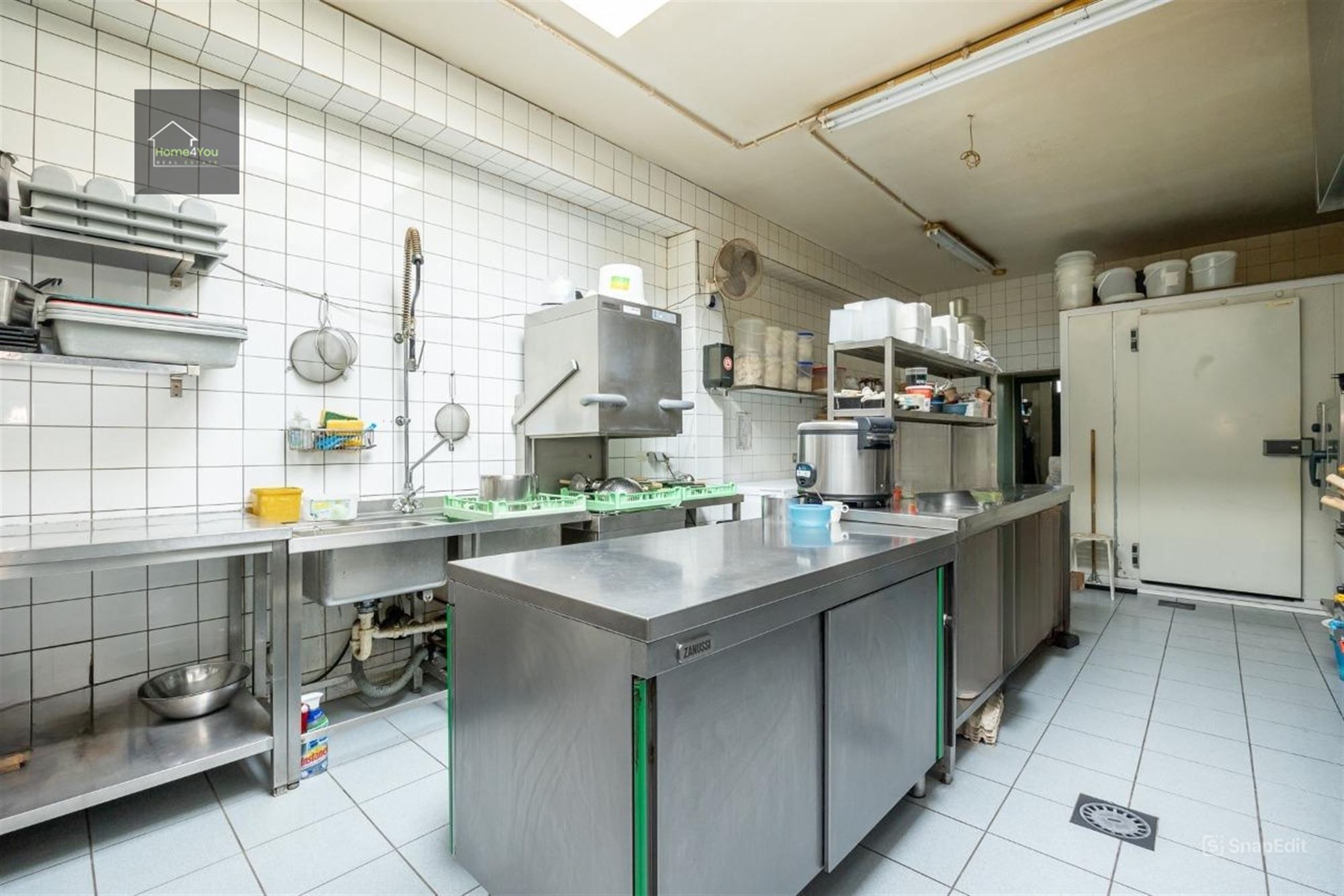 Ruim handelspand op toplocatie foto 20