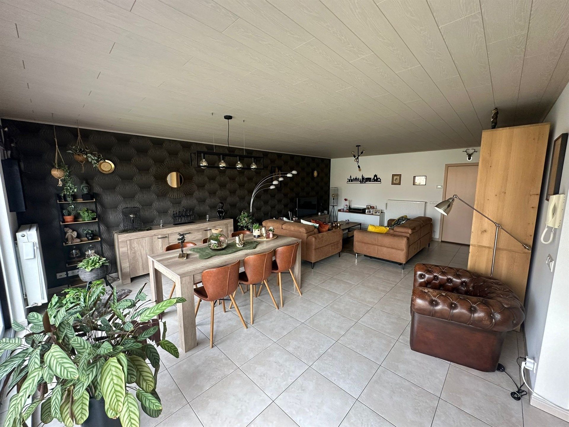 Ruim gelijkvloers appartement met tuin en garage te Hofstade foto 3