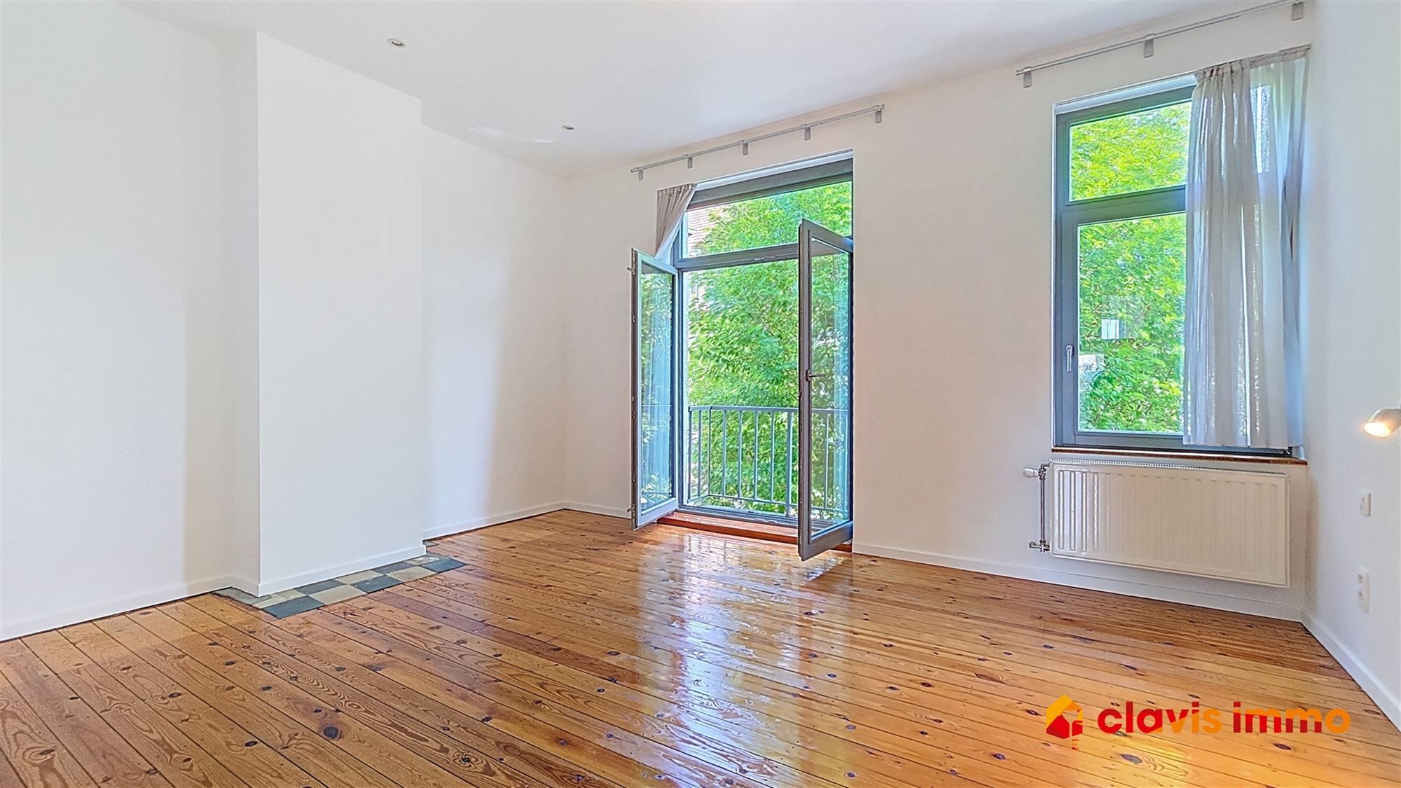 Volledig gerenoveerde woning met tuin foto 10