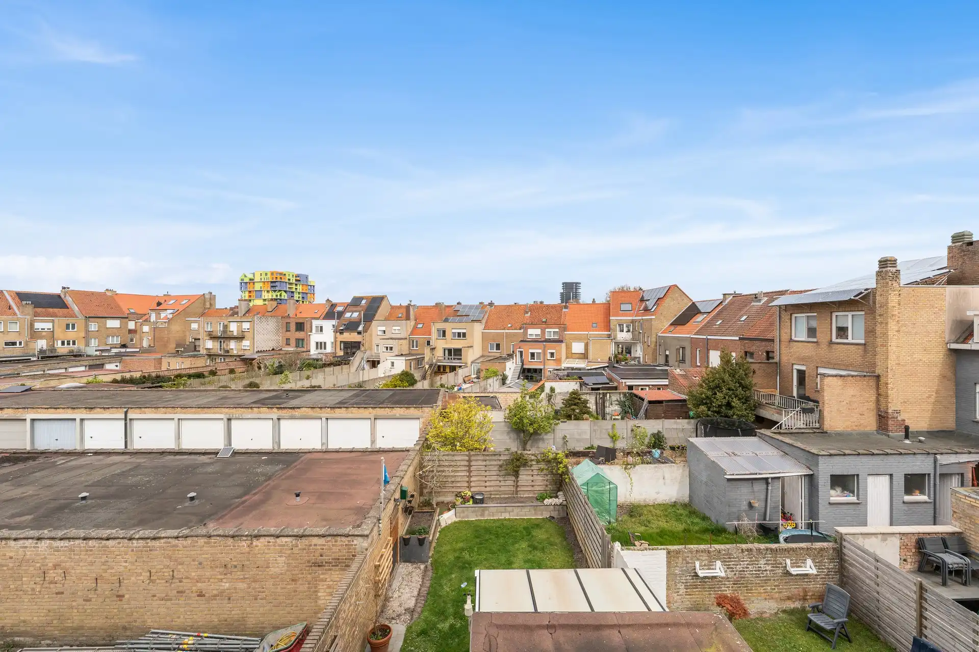 Tot in de puntjes gerenoveerd appartement foto 15