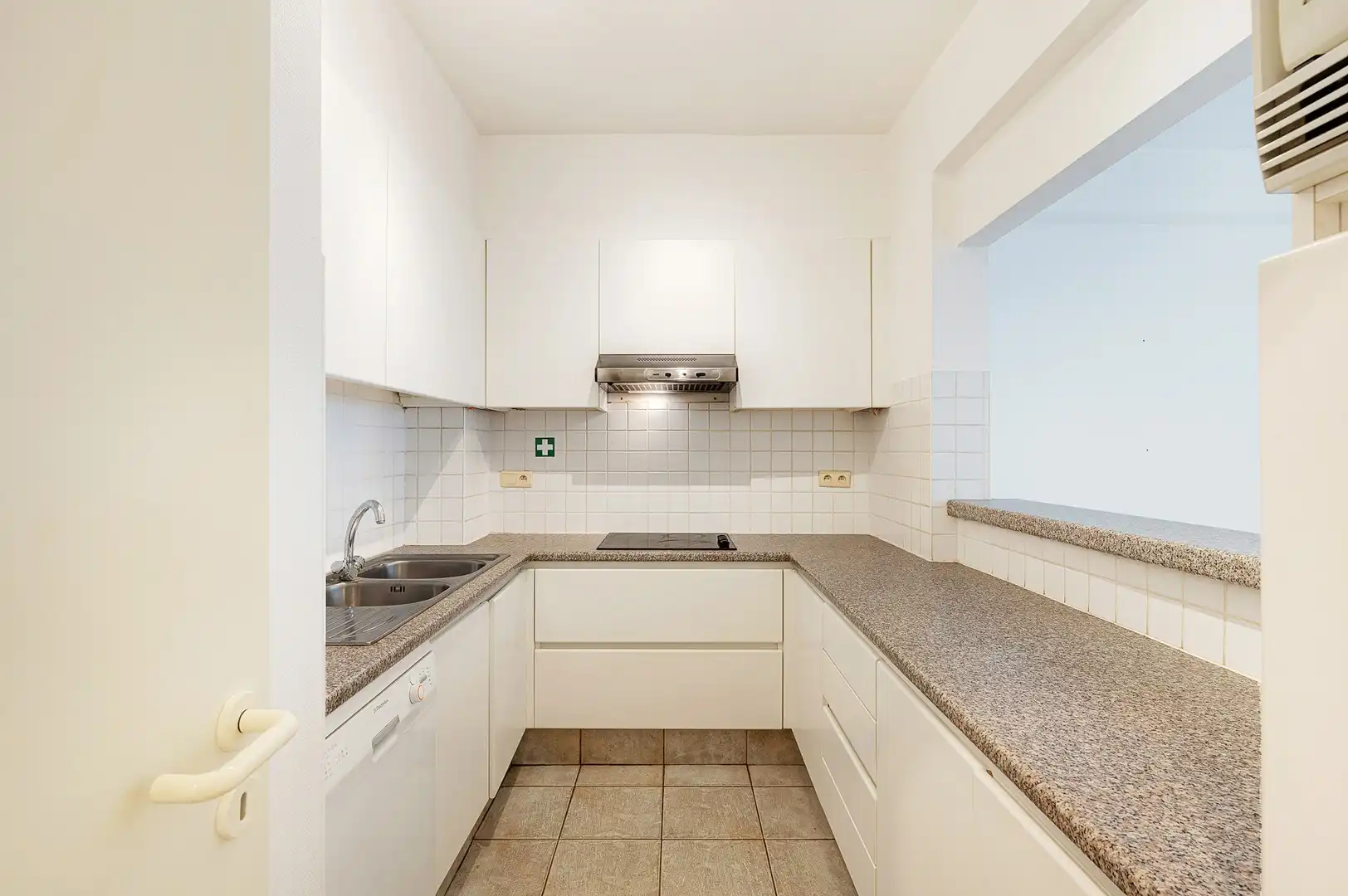 Te renoveren gelijkvloers appartement op topligging nabij het Rubensplein. foto 5