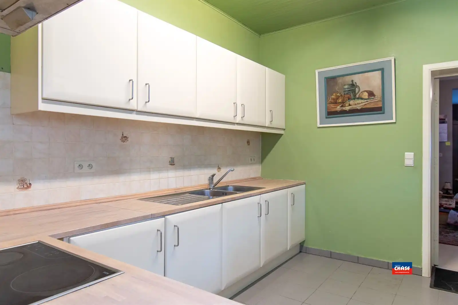 HOB met drie slaapkamers, garage en grote tuin foto 5
