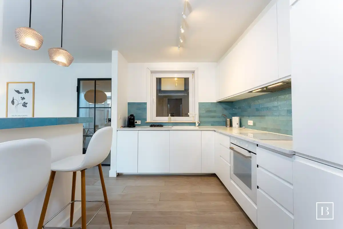 Gerenoveerd 2 slaapkamer appartement met parking te Wenduine foto 8