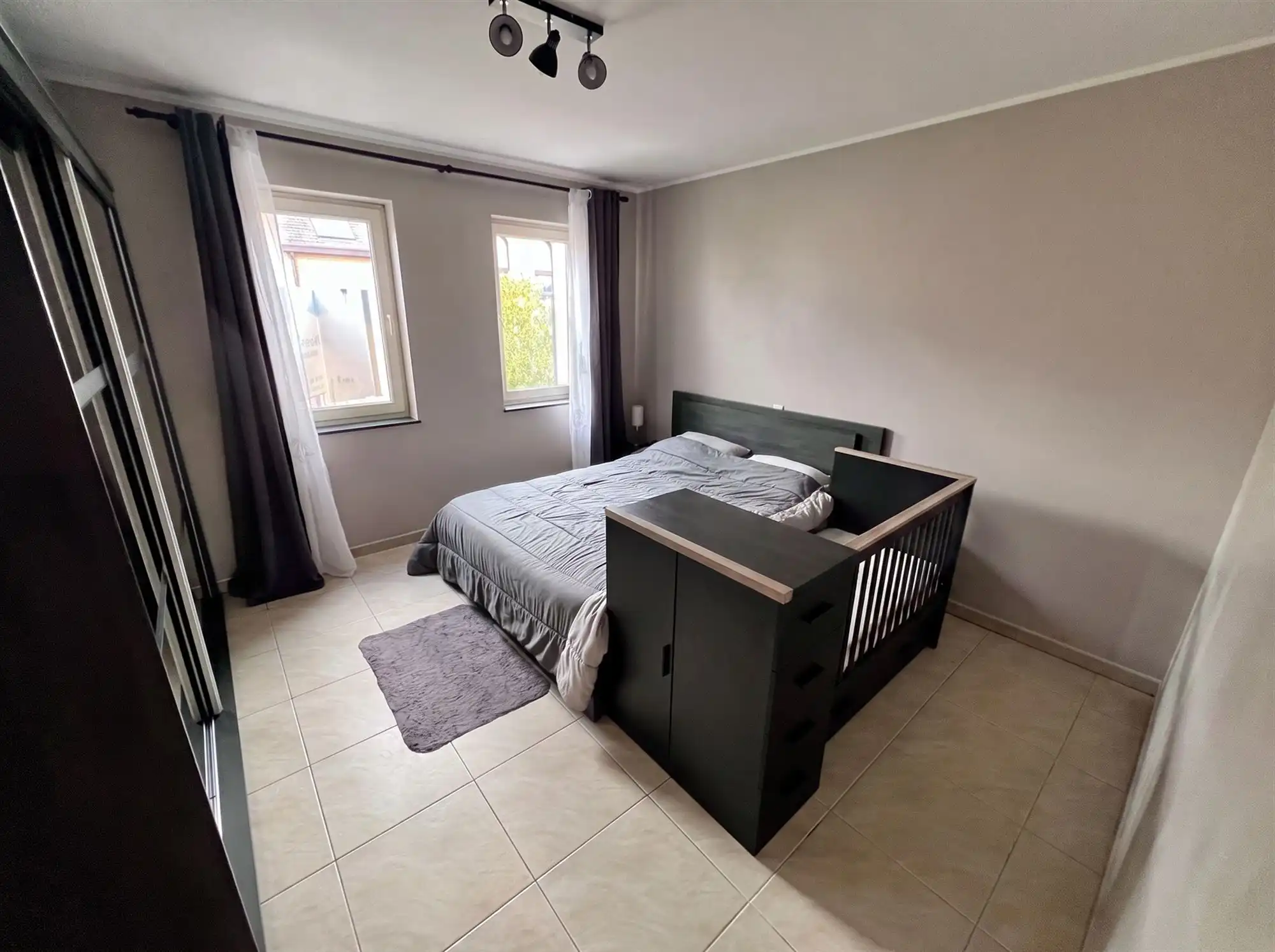1-slaapkamerappartement met terras en autostaanplaats foto 7