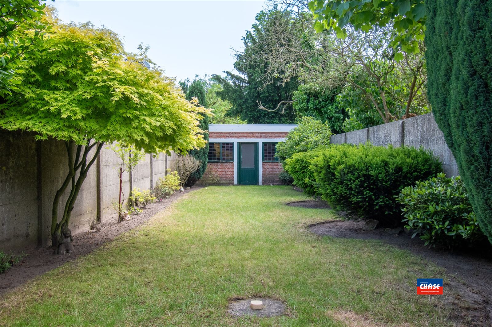 VERKOCHT ONDER VOORWAARDEN !!! Zeer verzorgde woning met 2 slaapkamers en zonnige tuin foto 3