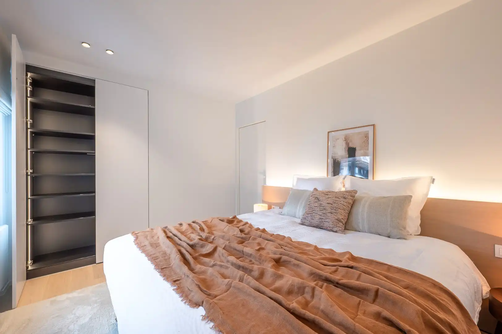 Luxueus gerenoveerd hoekappartement met zeezicht vlakbij de wandeldijk in het Zoute. foto 17