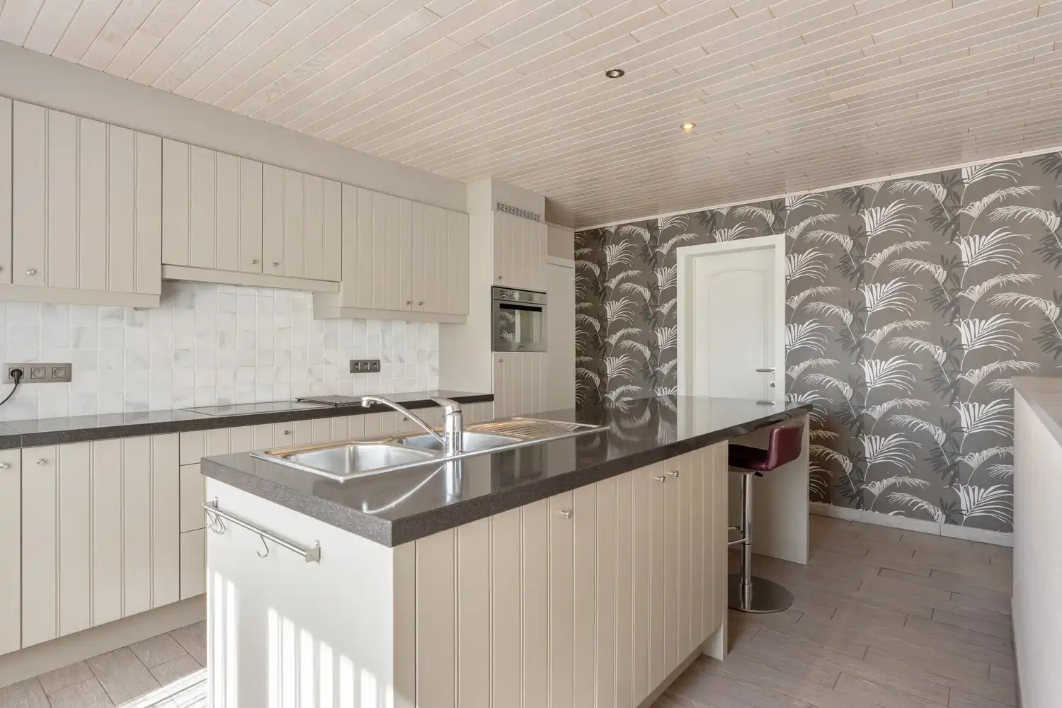 Commercieel pand met ruime handelsruimte, loods én drie-slaapkamer appartement van 160 m² in Wezemaal ! foto 25