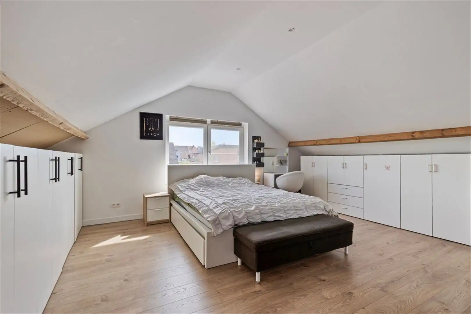 Instapklare open bebouwing op 480 m² met 3 slaapkamers en 2 badkamers. foto 10