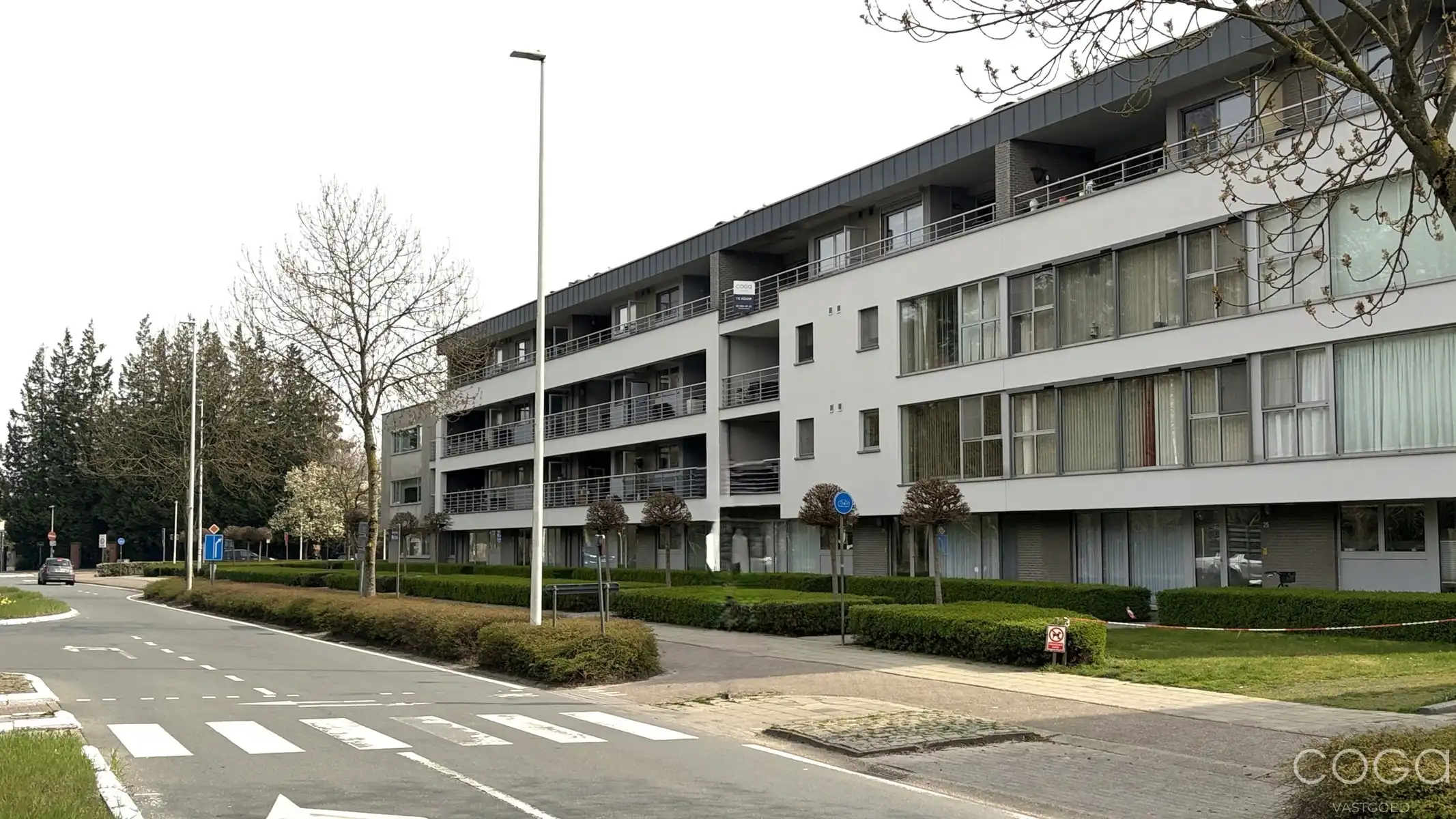 Centraal gelegen appartement met lift foto 25