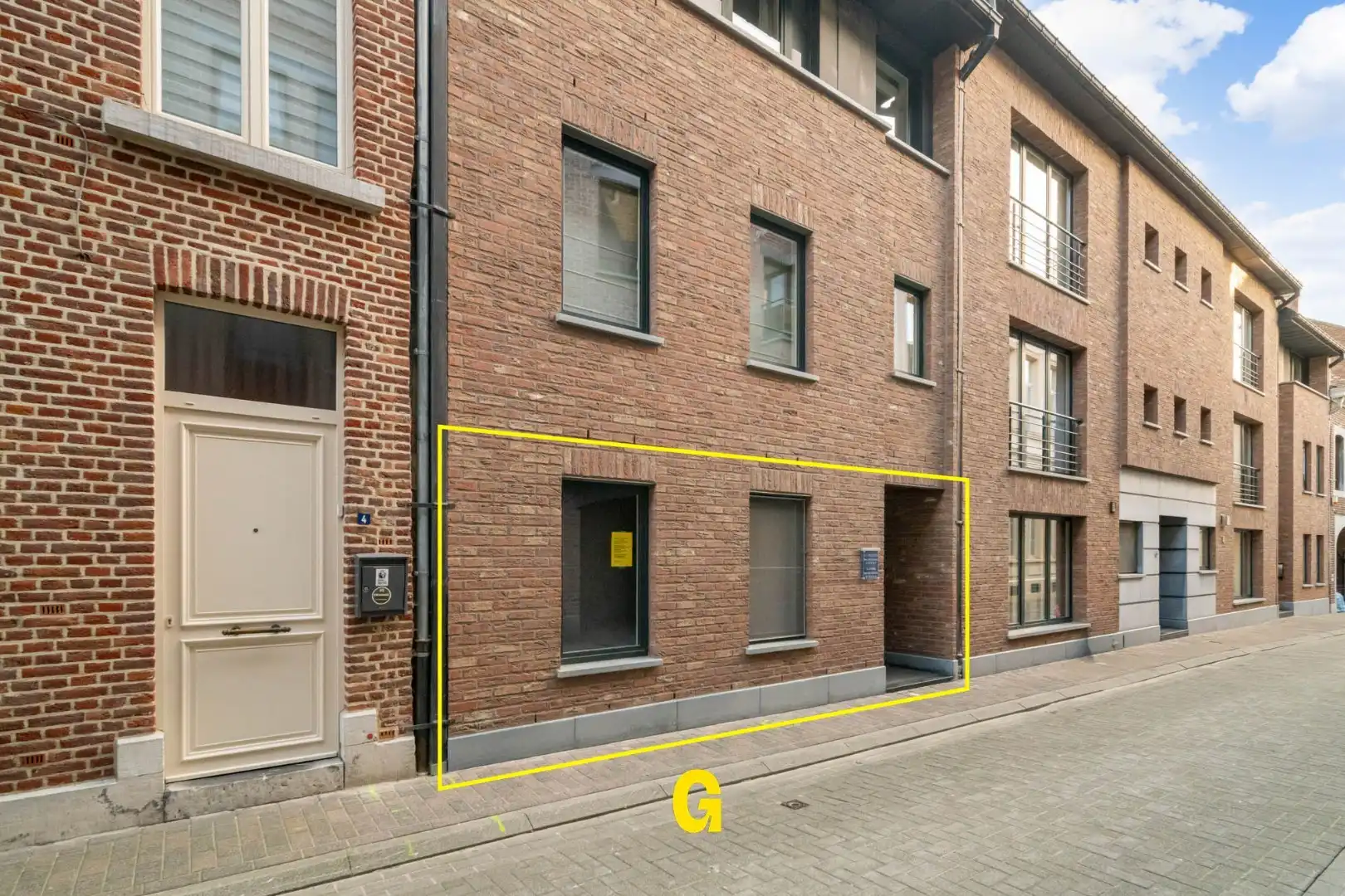 Netjes verzorgd en comfortabel ingericht gelijkvloers appartement met ruim terras, standplaats en kelderberging op wandelafstand van de markt foto 2