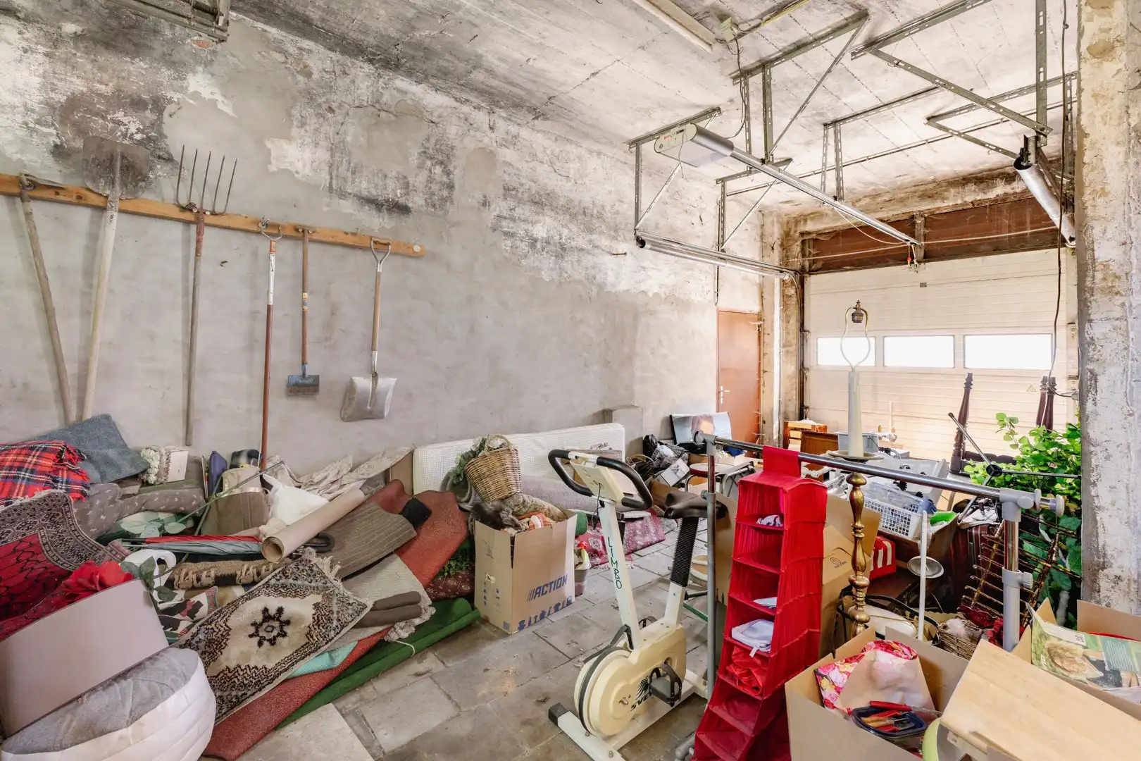 Uniek eigendom met karaktervolle woning en ruime loods op uitstekende ligging in Pittem! foto 40