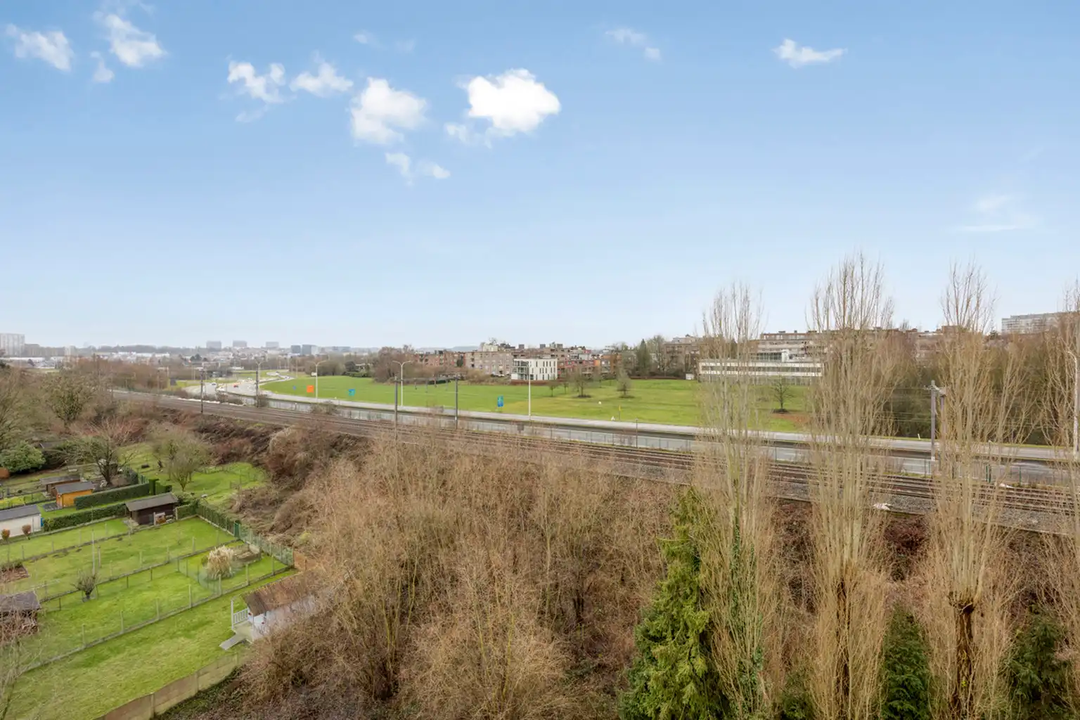 Perfect gerenoveerd instapklaar 3-slaapkamerappartement foto 16