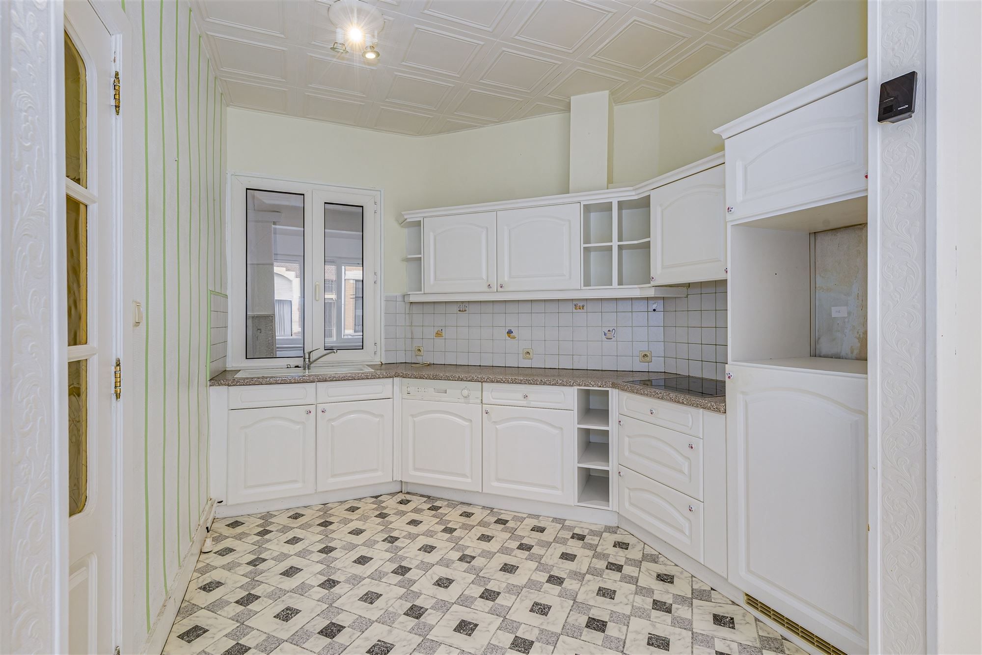 Charmante woning met enorm potentieel in hartje Berchem foto 7