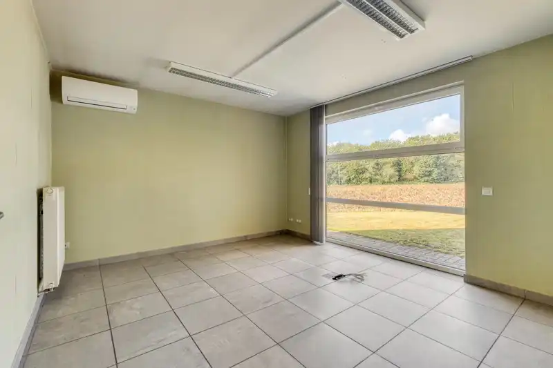 Polyvalente kantoorruimte met 3 slaapkamer appartement TE KOOP in Tielt! foto 15