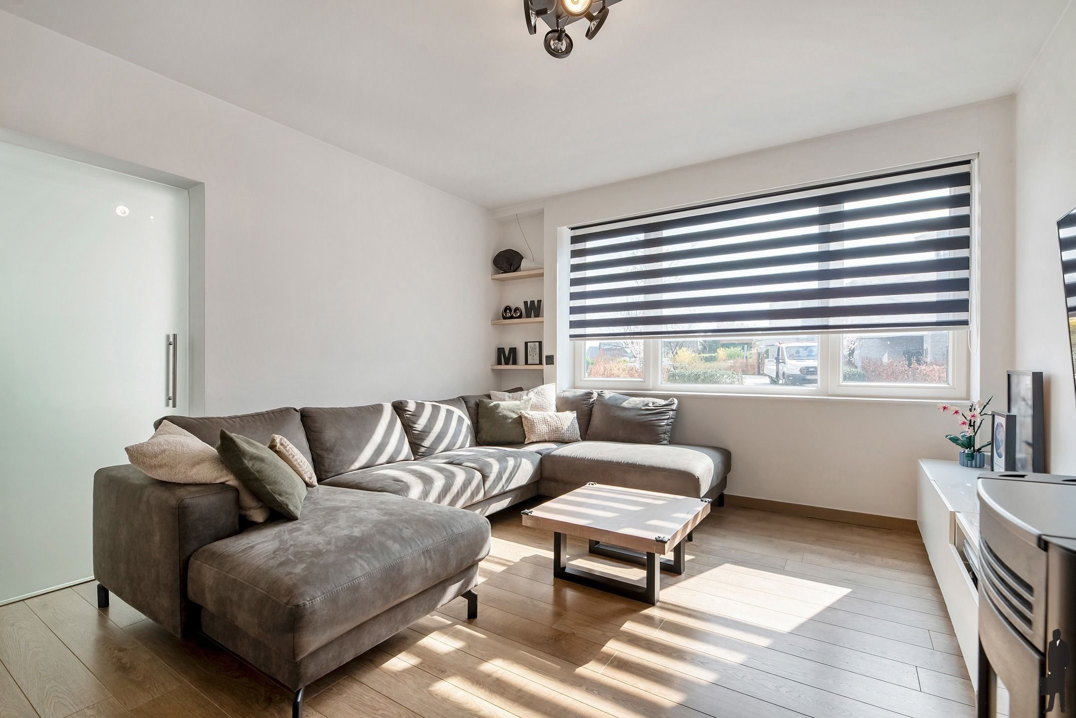 Knap gerenoveerde gezinswoning met 4 slaapkamers en praktijkruimte/kantoor. foto 5