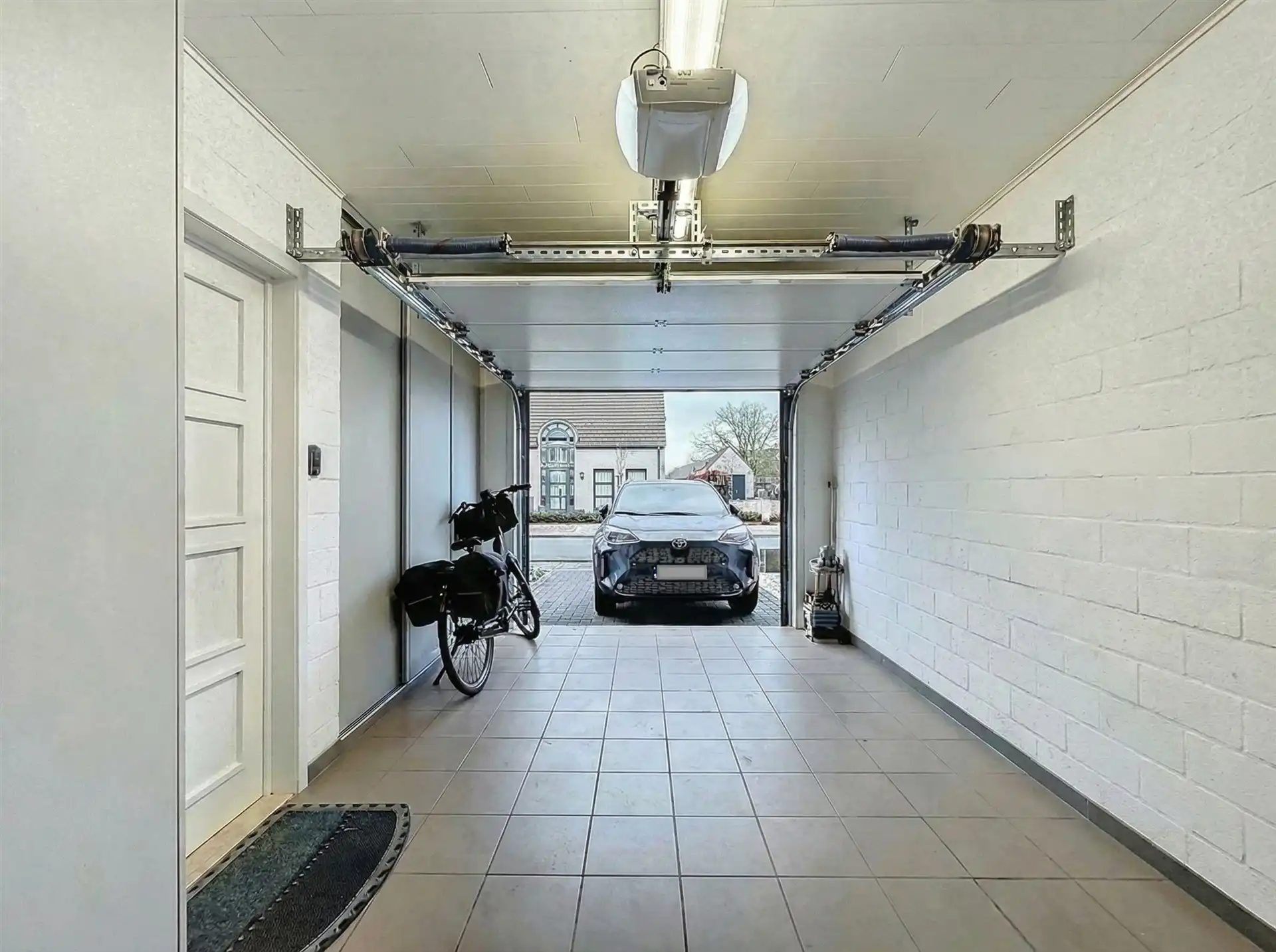 Instapklare gezinswoning met 3 slaapkamers en gezellige tuin! foto 18