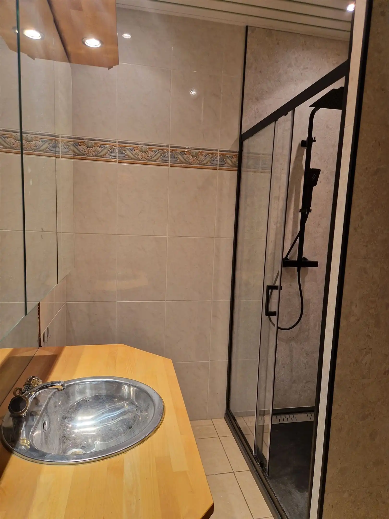 Zeer gunstig gelegen appartement met 2 terrassen op 5e vd. foto 7