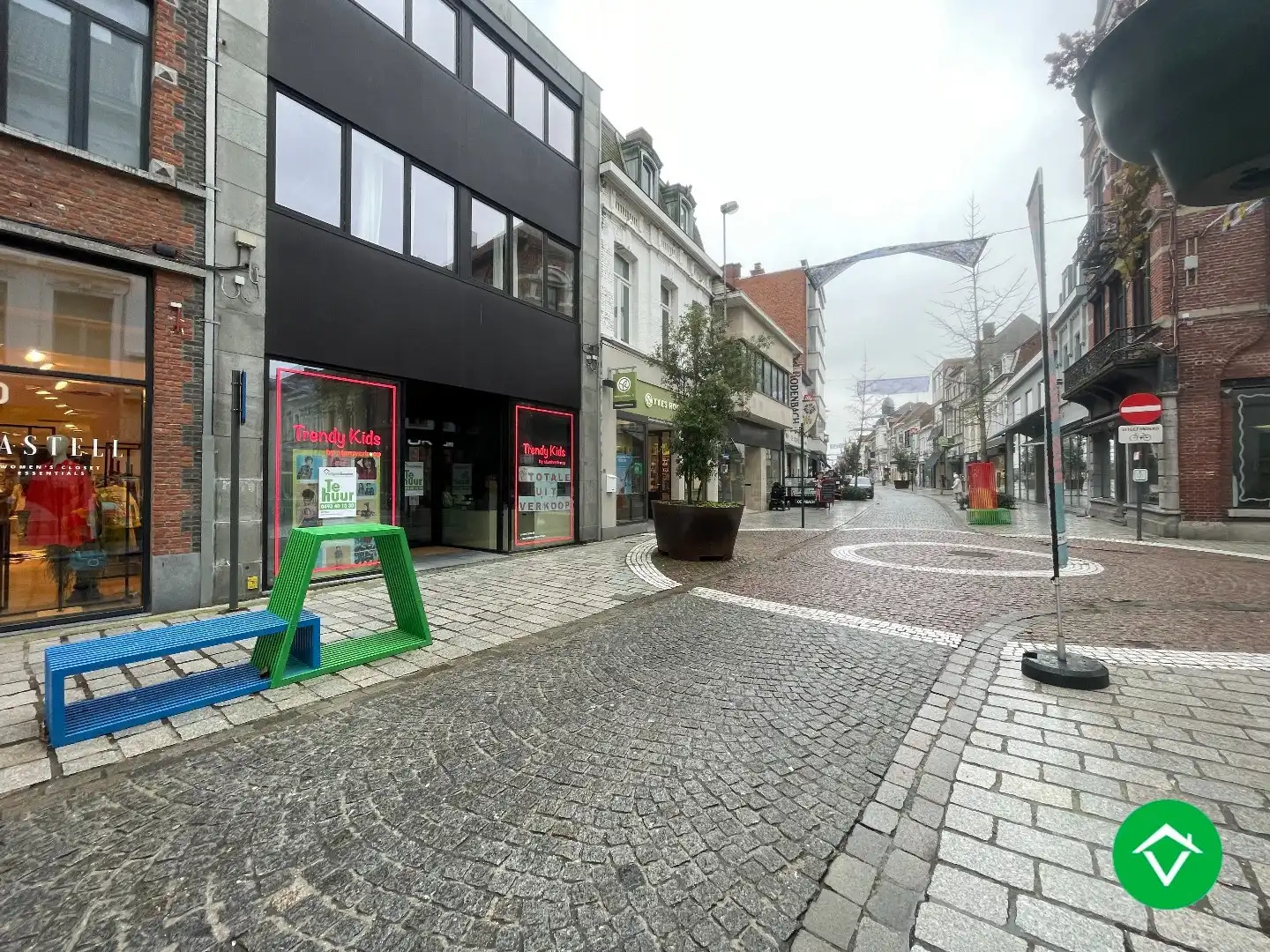Centraal gelegen handelspand (129m²) in het centrum van Roeselare foto 11