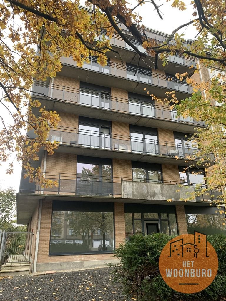 Appartement 4e Verd. achteraan met autostaanplaats foto {{pictureIndex}}