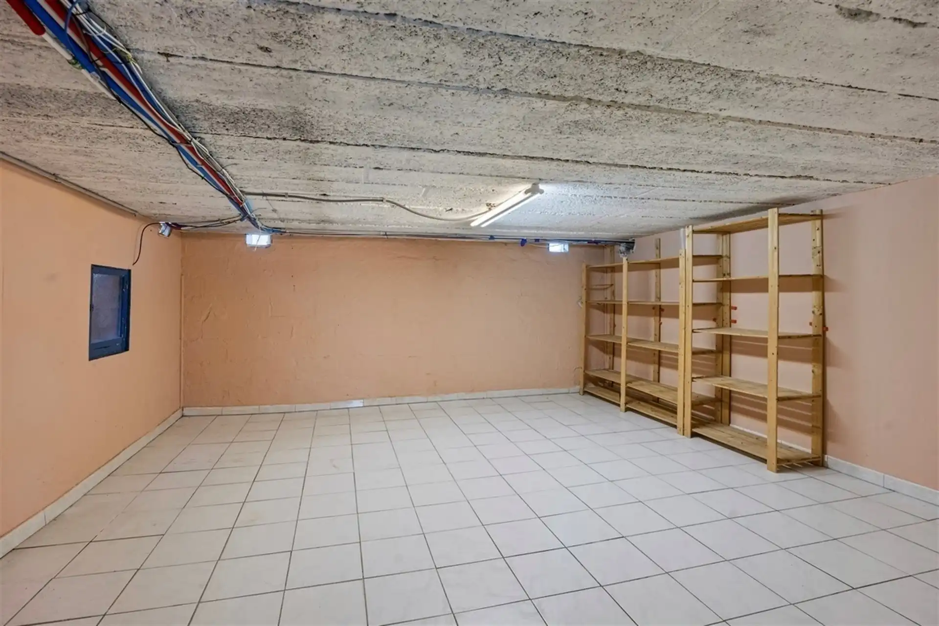 Ruime gerenoveerde villa met 4 slaapkmaers in residentiele wijk foto 24