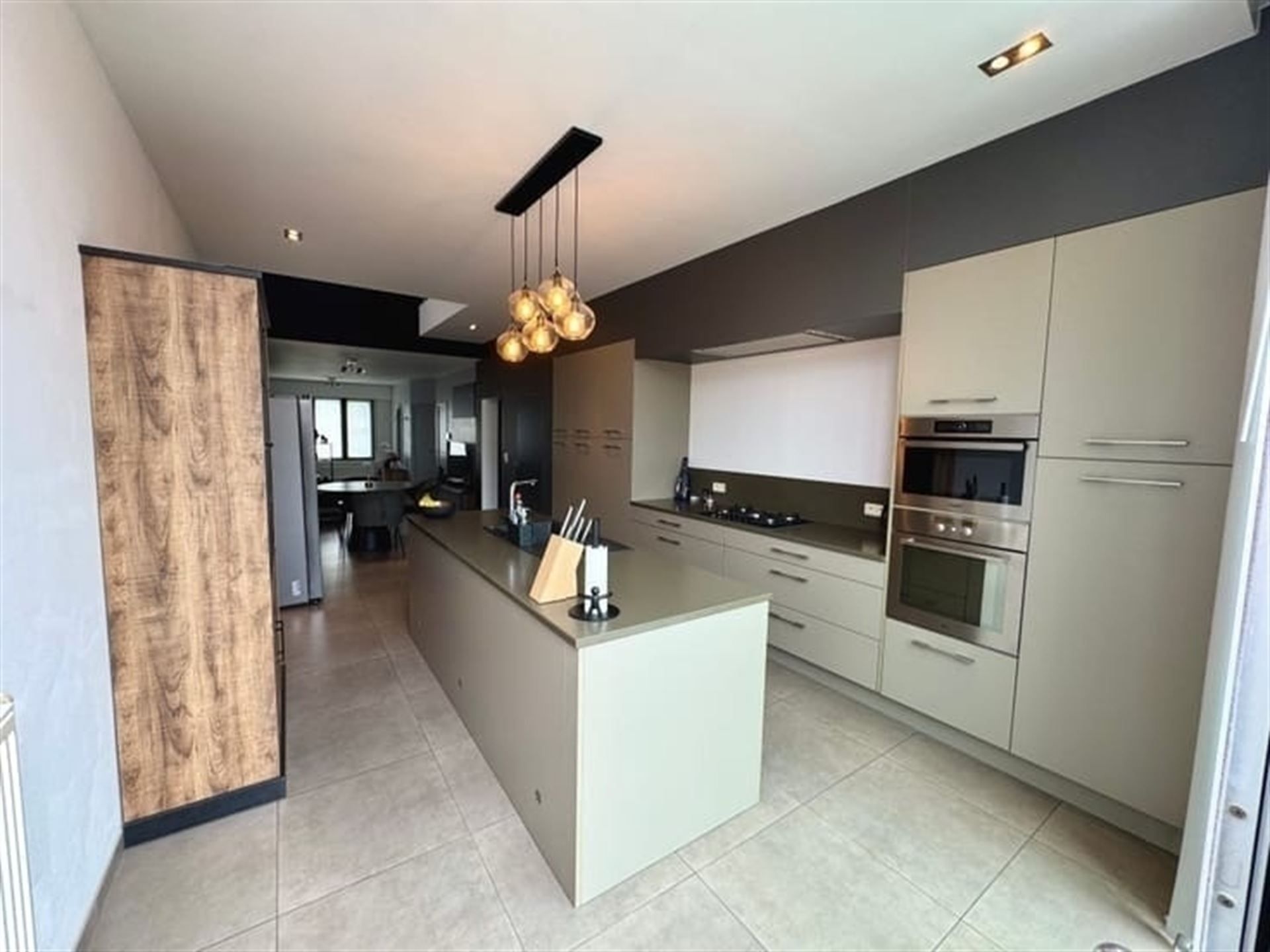 volledig vernieuwe woning nabij het centrum! foto 6