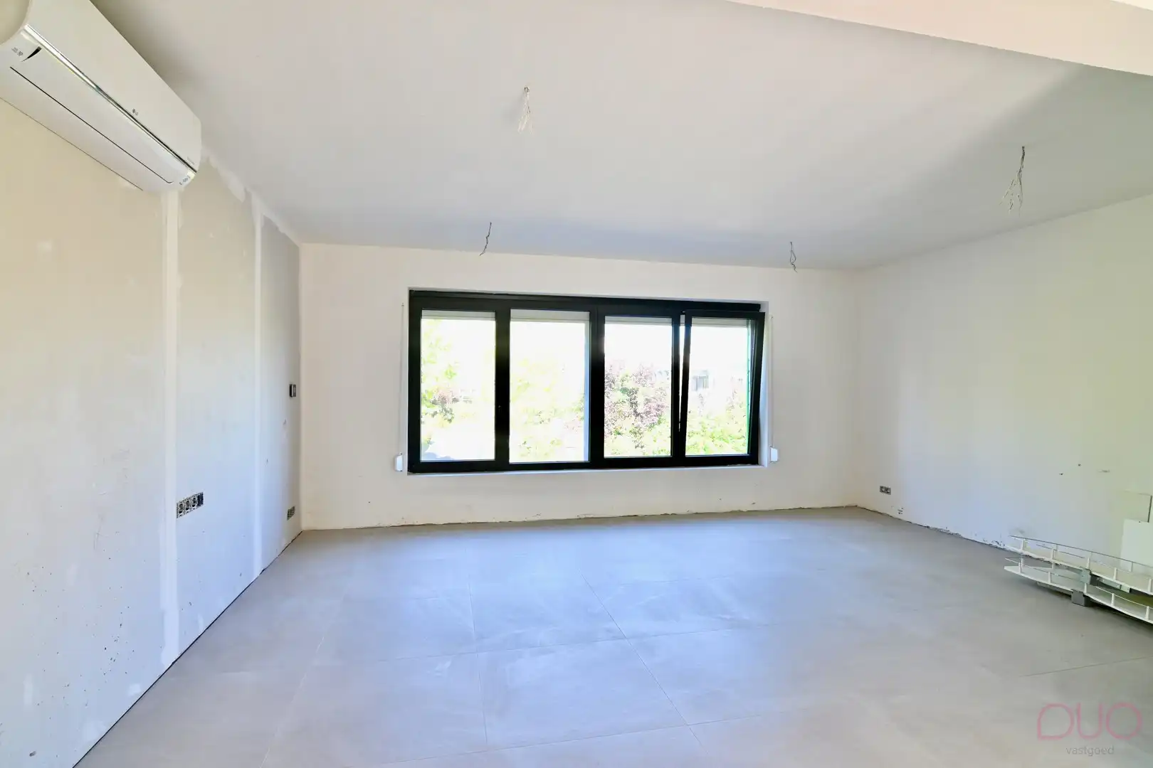 Volledig gerenoveerde woning met garage, terras en tuin - wordt volledig instapklaar afgewerkt! foto 4