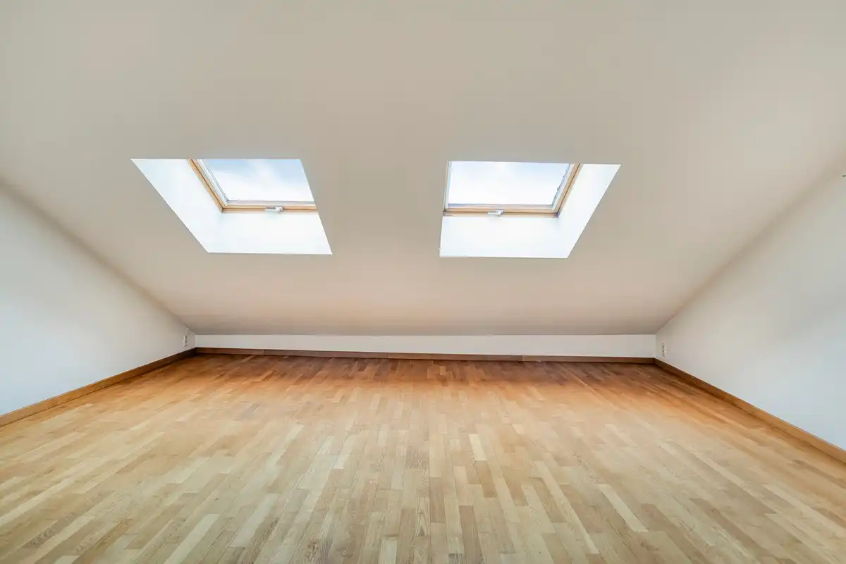 UITZONDERLIJK HANDELSHUIS MET GERENOVEERD DUPLEXAPPARTEMENT OP TOPLOCATIE IN CENTRUM TONGEREN. foto 21