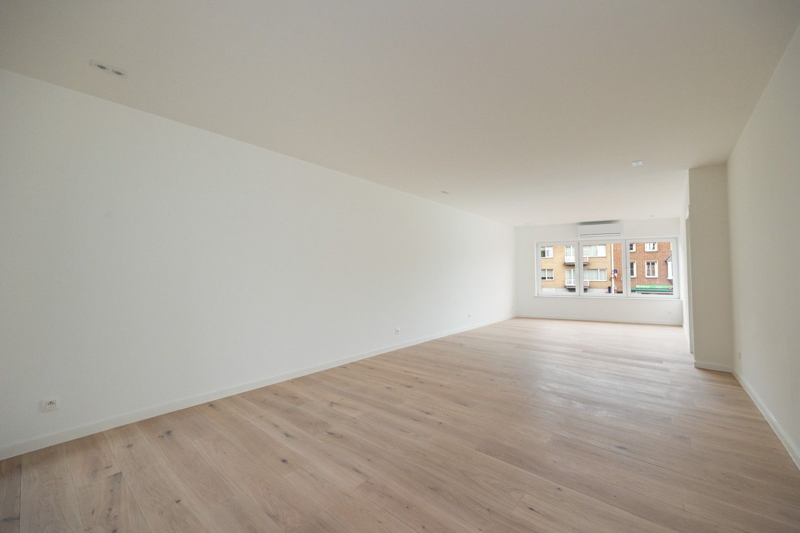 APPARTEMENT + TERRAS +/- 44m² foto 3