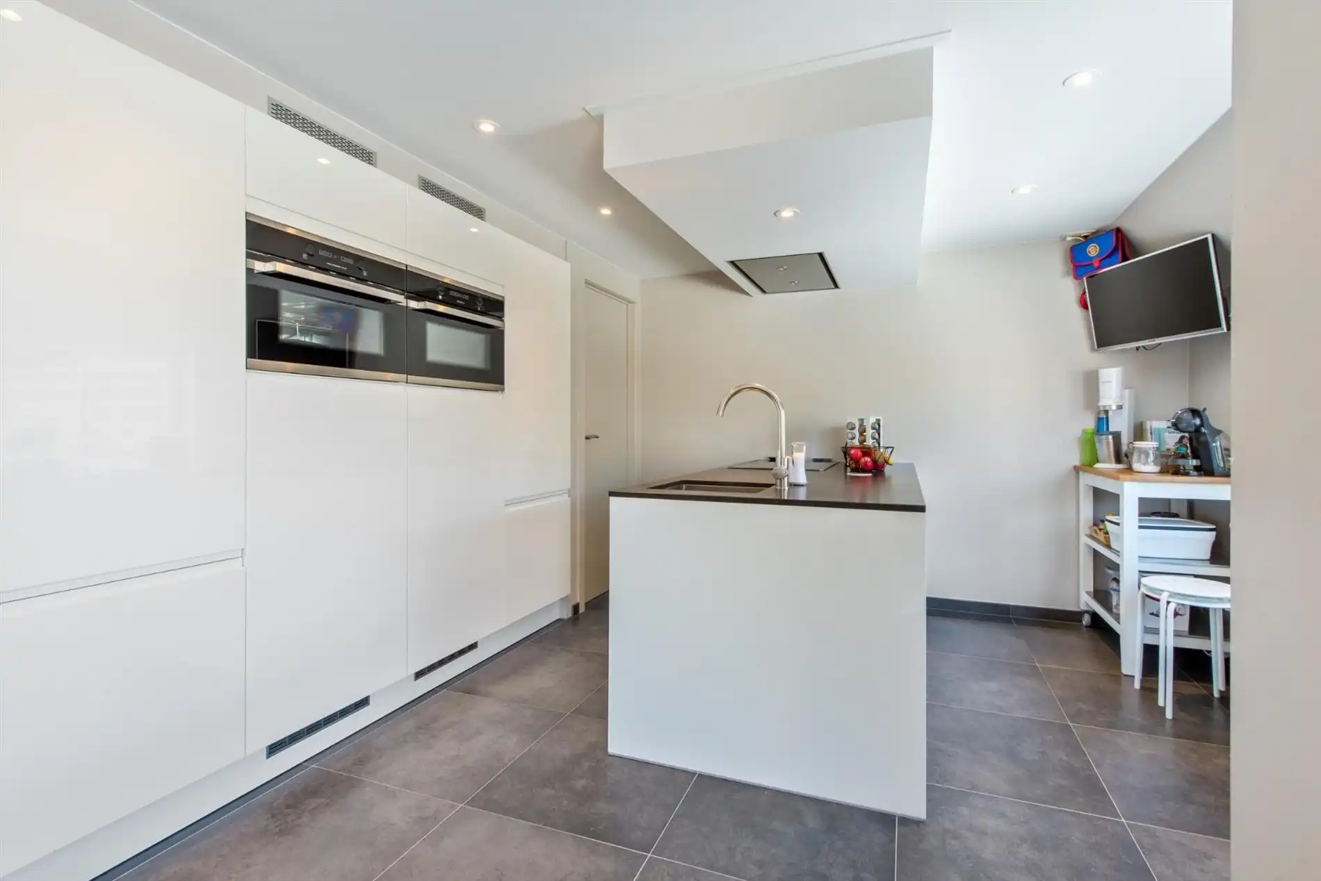 Rustig gelegen, verrassend ruime woning met 3 slaapkamers foto 8