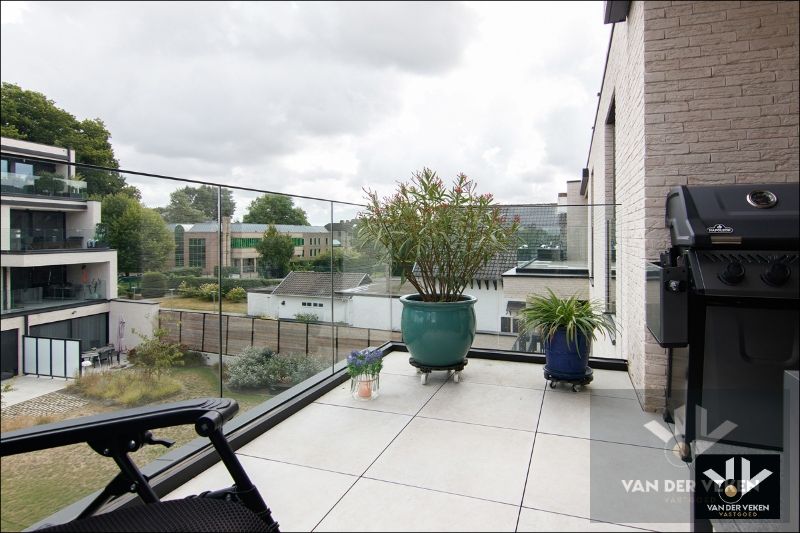 Hoogwaardig afgewerkt, rustig en centraal gelegen nieuwbouwappartement met 2 terrassen en garage in het gezellige Kortessem foto 12