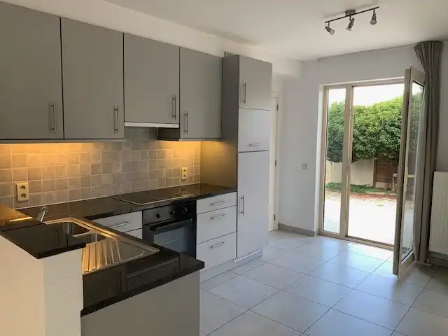 Zeer ruim, gezellig ingericht en lichtrijk appartement foto 8